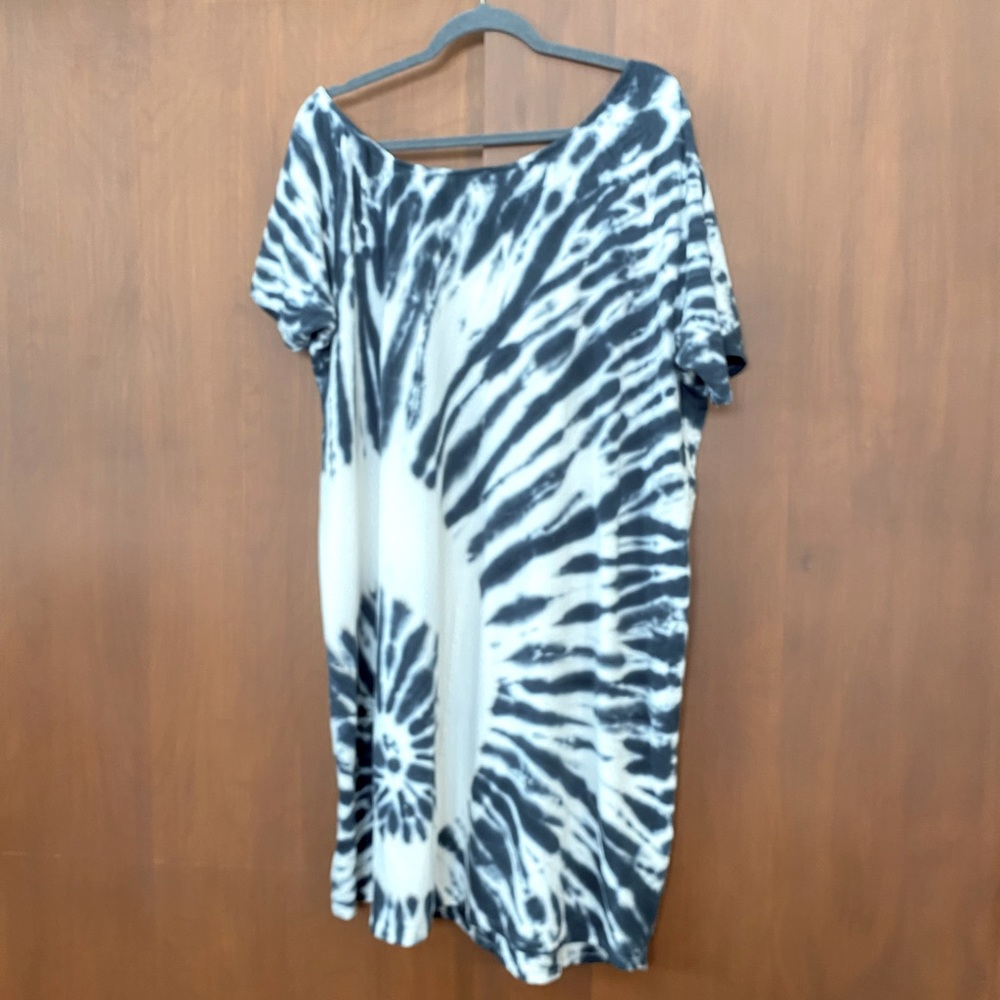 Torrid black and white tie dye dress - Picture 3 of 4